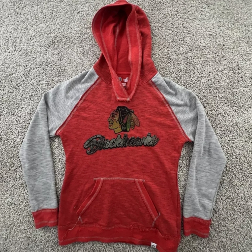NWOT Women's Chicago Blackhawks Majestic Hoodie - Picture 4 of 5